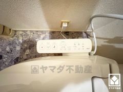 温水洗浄便座付で快適にお使いいただけます。