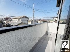 西向きバルコニーで風通し良好です。