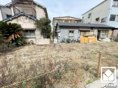 敷地南西側が国道43号線に面しています。阪神高速道路・名神高速道路と繋がる西宮インターチェンジが目の前にあり神戸方面や大阪方面へ出やすく、車での移動にもたいへん便利な立地です。