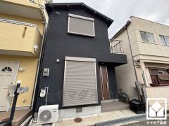 玄関にはシューズボックスを完備。家族の靴もしっかり収納できるので、玄関がいつも片付き、気持ちよくお客様を迎えられます。