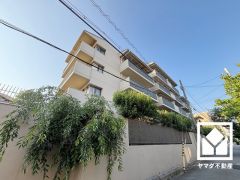 「セブンイレブン阪急夙川駅南口店」まで徒歩3分、「グルメシティ夙川店」まで徒歩4分、ショッピングセンター「夙川グリーンプレイス」まで徒歩9分など、お買い物施設が徒歩圏内に複数あり便利な住環境です。