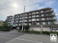 洗練されたデザインと堅牢な造り。美しさと安心を兼ね備えた、心地よい住まい。