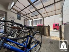 南北両面バルコニーで陽当たり、風通し良好。バルコニーが2か所ございますので、お洗濯物もたっぷりと干す事ができます。