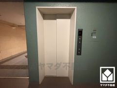 スムーズな移動を叶えるエレベーター。忙しい朝も快適に、ストレスフリーな暮らしをサポート。