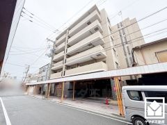 落ち着いた色合いと品のあるデザイン。帰るたびに安心感を感じられる佇まい。