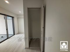 リビングや1階・2階ホールにも収納スペースがあり、住空間を広々お使いいただけます。