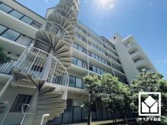 7階建て5階部分の角部屋。室内大変丁寧にお使いです。