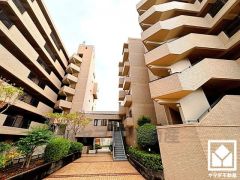 「鳴尾小学校」まで徒歩4分。低学年のお子様も安心して通学していただけます。