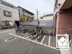 しっかり区画の整理された使い勝手の良い駐輪場です。