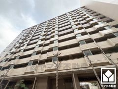 「セブンイレブン西宮鳴尾浜店」まで徒歩7分、ショッピングセンター「ムコダンモール」まで徒歩10分、「ドラッグユタカ西宮高須店」まで徒歩13分など、他にもお買い物施設が徒歩圏内に複数あり便利な住環境です