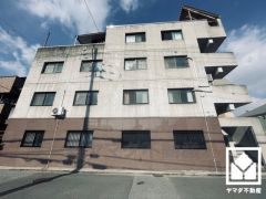 トイレは温水洗浄便座付きで、季節を問わずいつでも温かい便座をお使いいただけます。