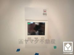 突然の来訪時でも安心なモニター付きインターホンを完備。お留守番中のお子様でも簡単に来訪者の確認ができます。