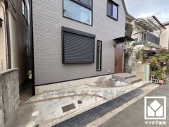 玄関にはシューズボックスを完備。家族の靴もしっかり収納できるので、玄関がいつも片付き、気持ちよくお客様を迎えられます。