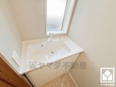 手洗いが別になっているので、衛生的に使えます。