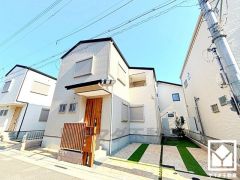 白を基調とした清潔感のある色合いと、品のあるデザイン。帰るたびに安心感を感じられる佇まい。