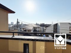 2階に2か所、3階に2か所、合計4か所バルコニーがございますので、お洗濯物をたっぷりと干す事ができます。