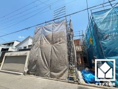 広々18帖のLDKが魅力。家族全員がリラックスできる、ゆったりとした快適リビングで温かい団らんの時間を。