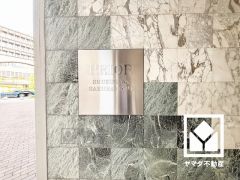 約6帖の和室がリビングに隣接しており、一体利用も可能です。子どもの遊び場、お昼寝スペース、家族のくつろぎ空間にも。和室があると、暮らしの幅がぐんと広がる。