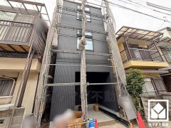 全室に窓がございます。明るい陽光がたっぷり差し込む心地よい生活空間です。