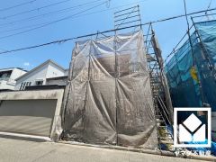 閑静な住宅街にあり、静かな環境で落ち着いた生活をお送りいただけます。