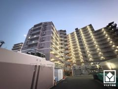 「コープ西宮南」まで徒歩8分、「イオンスタイル西宮今津」まで徒歩10分など、お買い物施設が徒歩圏内に複数あり便利な住環境です。