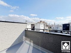 3階南側バルコニーからの眺望です。奥行きがあり広々としています。