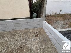 「ウエルシア尼崎新園田店」まで徒歩8分、「万代尼崎食満店」まで徒歩9分、「セブンイレブン尼崎食満7丁目店」まで徒歩10分など、お買い物施設が徒歩圏内に複数あり便利な住環境です。