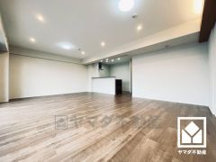 広々21.5帖のLDKが魅力。家族全員がリラックスできる、ゆったりとした快適リビングで温かい団らんの時間を。