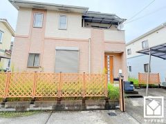 洗練された外観デザインが、住まう誇りを演出。街並みに馴染みながらも、ひときわ目を引く存在感。