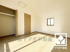 約7帖の2階洋室です。全居室フローリングでお掃除ラクラクです。