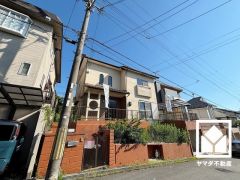 2024年12月リフォーム済の大変綺麗なお部屋です。空き物件につき、ご内覧可能となっております。ご成約でヤマダポイントプレゼント中です。お問合せお待ちしております。