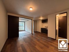 心地よい空間が広がるリビングで、家族みんなが快適に過ごせる時間を提供。