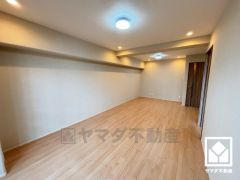 おしゃれなインテリアが映えるリビングで、リラックスしたひとときを過ごせます。