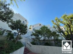 納戸は収納付きの洋室としてもお使いいただけます。独立したお部屋なのでプライベートな時間をゆったり過ごせそうです。