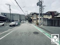 閑静な住宅街にあり、静かな環境で落ち着いた生活をお送りいただけます。