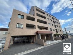 落ち着いた色合いと品のあるデザイン。帰るたびに安心感を感じられる佇まい。