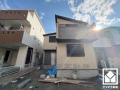 落ち着いた色合いと直線的な美しさが調和したモダンな外観。帰るたびに安心感を感じられる佇まい。