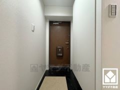 玄関にはたっぷりの収納スペースを完備。家族の靴もしっかり収納できるので、玄関がいつも片付き、気持ちよくお客様を迎えられます。