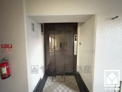 スムーズな移動を叶えるエレベーター。忙しい朝も快適に、ストレスフリーな暮らしをサポート。