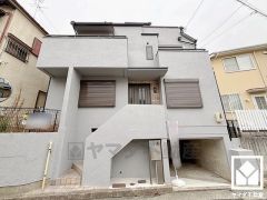 洗練されたデザインと堅牢な造り。美しさと安心を兼ね備えた、心地よい住まい。