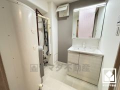 小さなお子様のお風呂上りもこのスペースがあればゆったりとして頂けます。