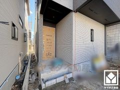 玄関にはシューズボックスを完備。家族の靴もしっかり収納できるので、玄関がいつも片付き、気持ちよくお客様を迎えられます。