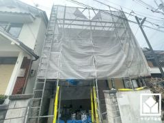 階段下にも収納スペースがあり、住空間を広々お使いいただけます。日用品のストックなどもすっきり片付きます。