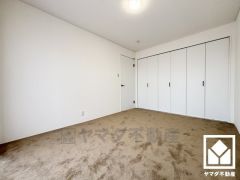 約6帖の洋室です。お子様のお部屋などにも丁度良い広さです。