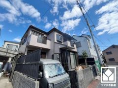 駐車スペース確保。玄関のそばで荷物の上げ下ろしができるので便利です。