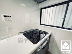 毎日の料理がもっとスムーズに。便利な3口コンロ付きキッチン。