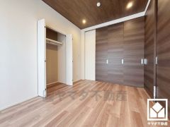 約7帖の洋室です。リビングに隣接する続き間で、27.5帖の大空間として一体利用も可能です。