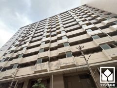 南東向きバルコニーで陽当たり、風通し良好。奥行きがあり広々としているため、お洗濯物をたっぷりと干す事ができます。