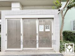 綺麗に整備されたゴミ出し場で気持ち良くお使い頂けます。