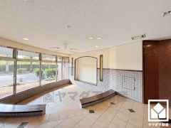 心地よい空間が広がる、清潔で美しいロビー。帰宅時や来客時にも気持ちの良い空間です。